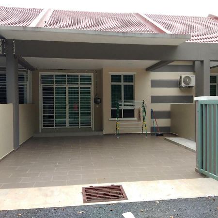 Z&M Homestay Jertih Exterior foto