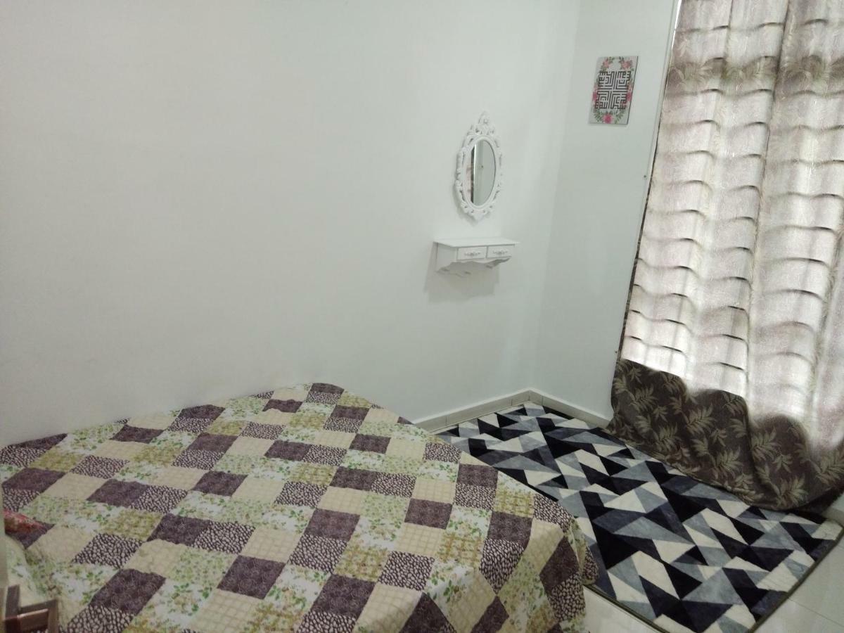 Z&M Homestay Jertih Exterior foto